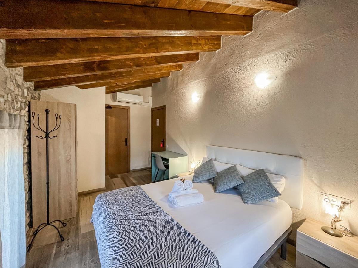 El Forn De Freixenet Con Servicios De Un Hotel Lleida Esterno foto