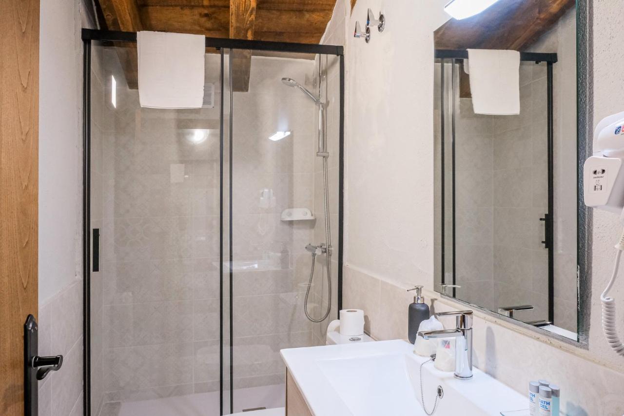 El Forn De Freixenet Con Servicios De Un Hotel Lleida Esterno foto