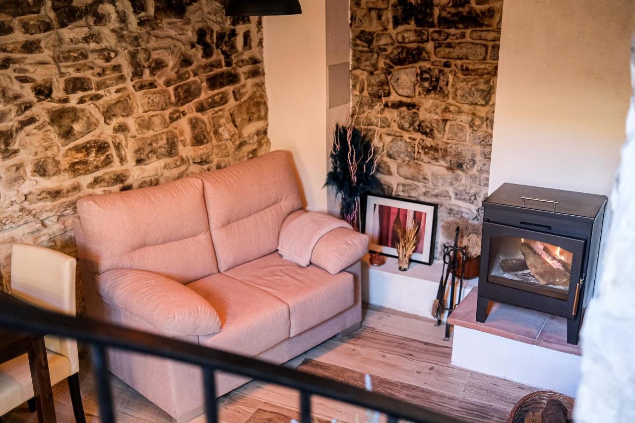 El Forn De Freixenet Con Servicios De Un Hotel Lleida Esterno foto